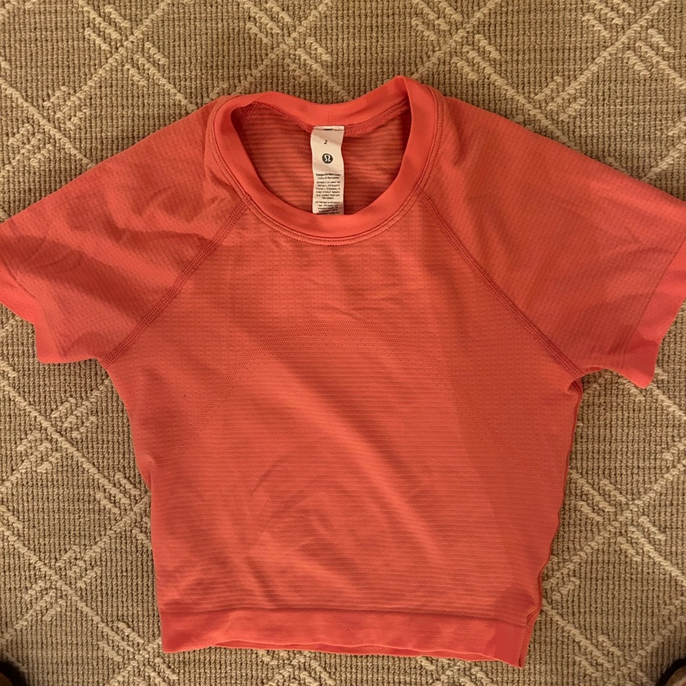 Coral Lululemon crop top